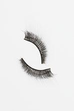 Load image into Gallery viewer, FLUTTERY FALSE LASHES - WINK
